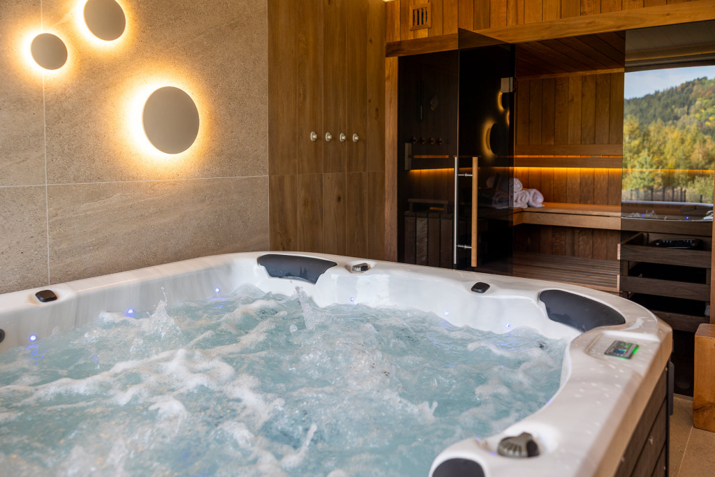 Jacuzzi w strefie spa